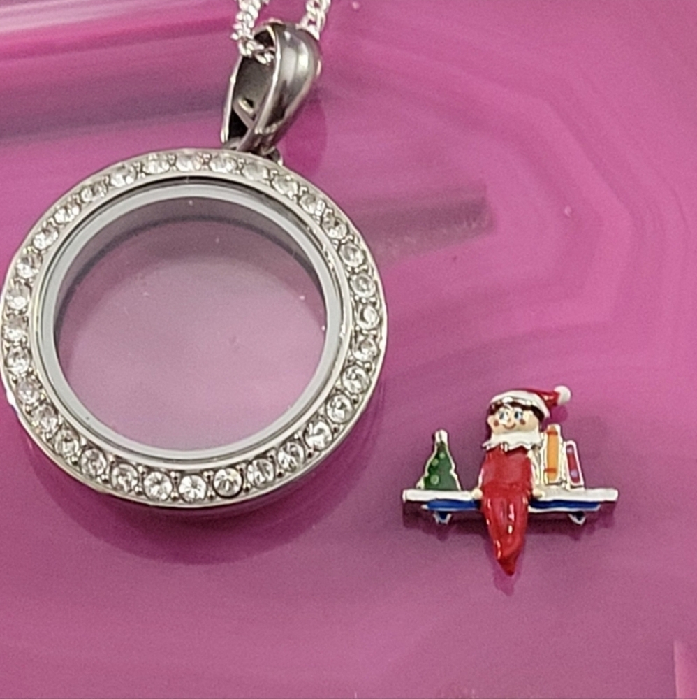 VHTF Origami Owl Elf On The Shelf Swarovski Crystal Petite Locket & Chain - Picture 2 of 2